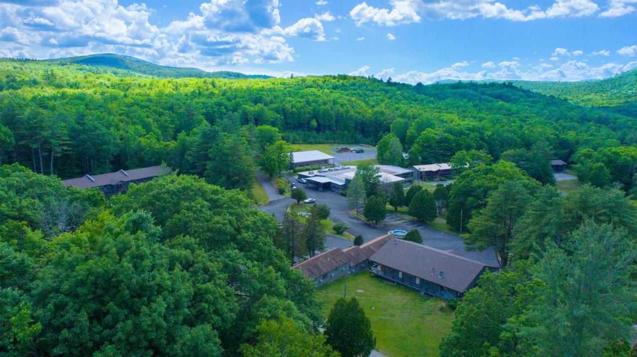 Roaring Brook Ranch Resort Озеро Джордж Экстерьер фото