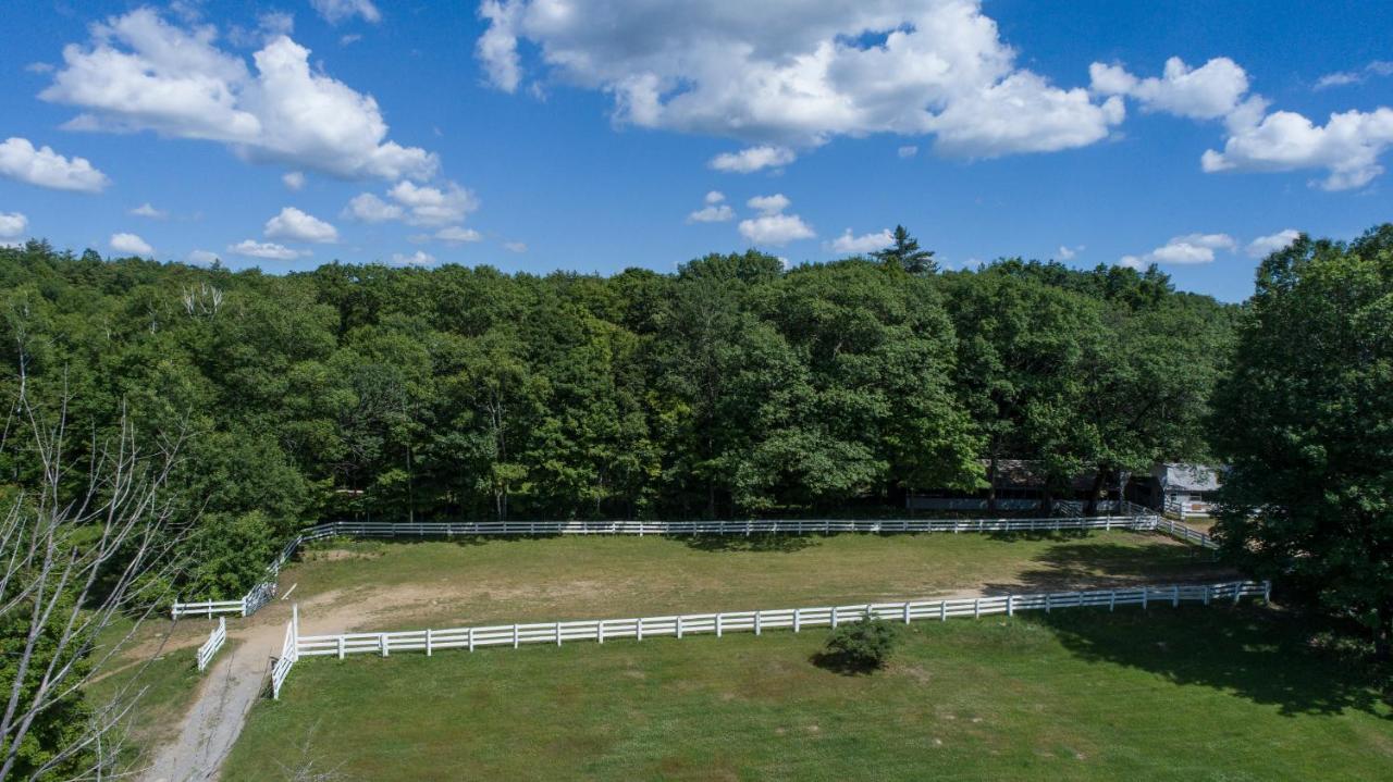 Roaring Brook Ranch Resort Озеро Джордж Экстерьер фото