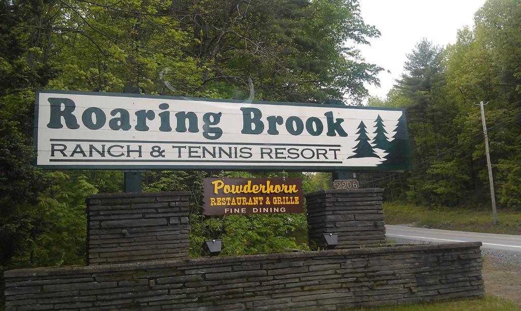 Roaring Brook Ranch Resort Озеро Джордж Экстерьер фото