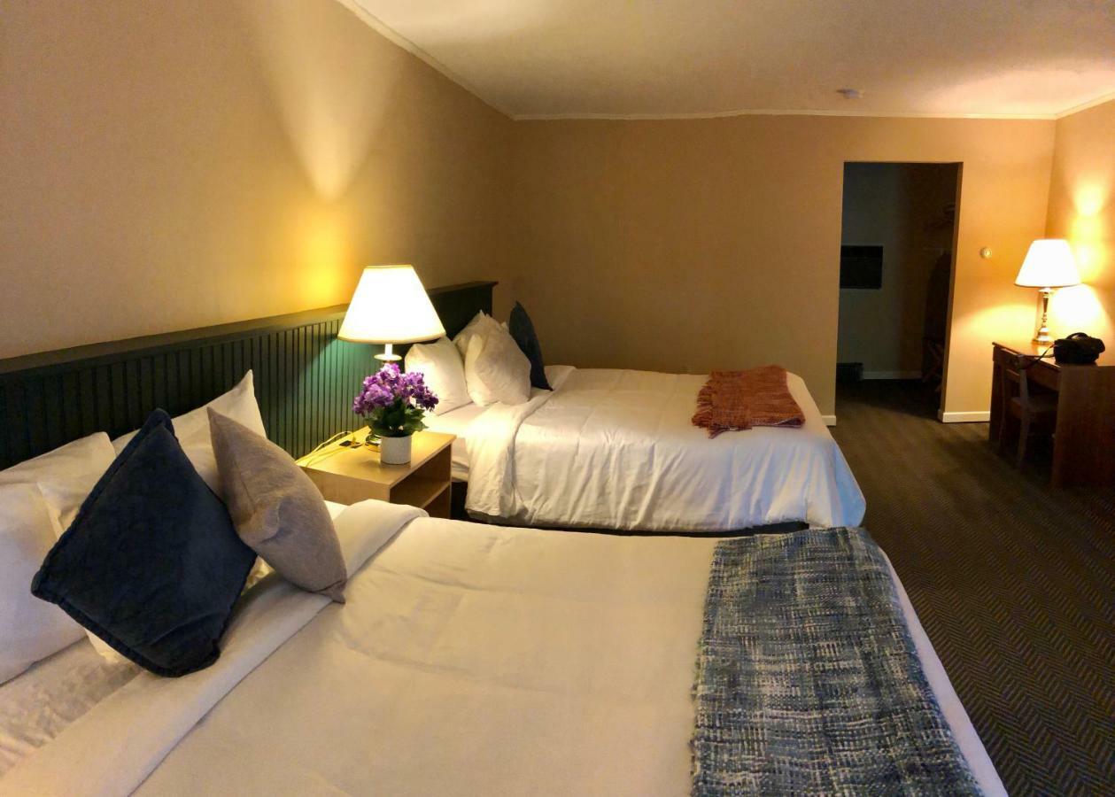 Roaring Brook Ranch Resort Озеро Джордж Экстерьер фото